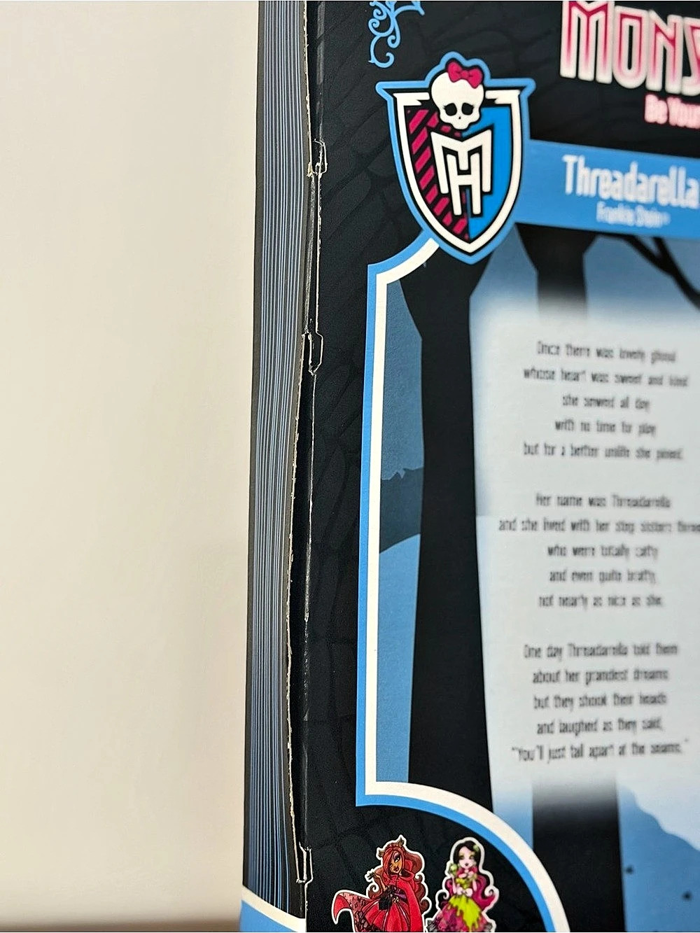 Monster High Threadarella - Picture 8 of 8